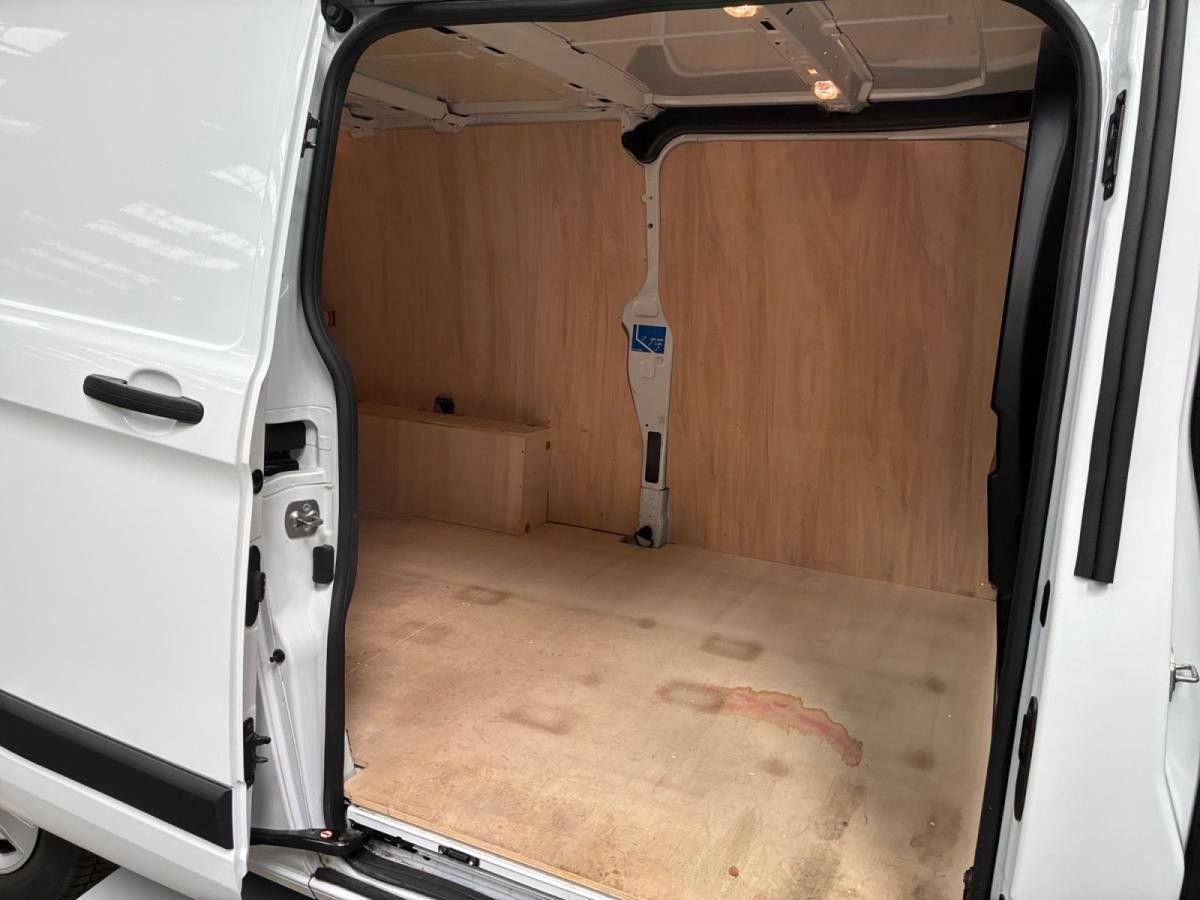 ford-transit-custom-2023-diesel-1995cc