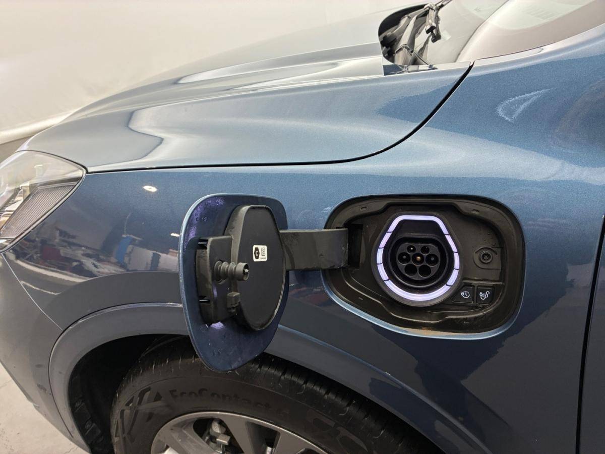 ford-kuga-2023-hibrido-a-gasolina-2488cc