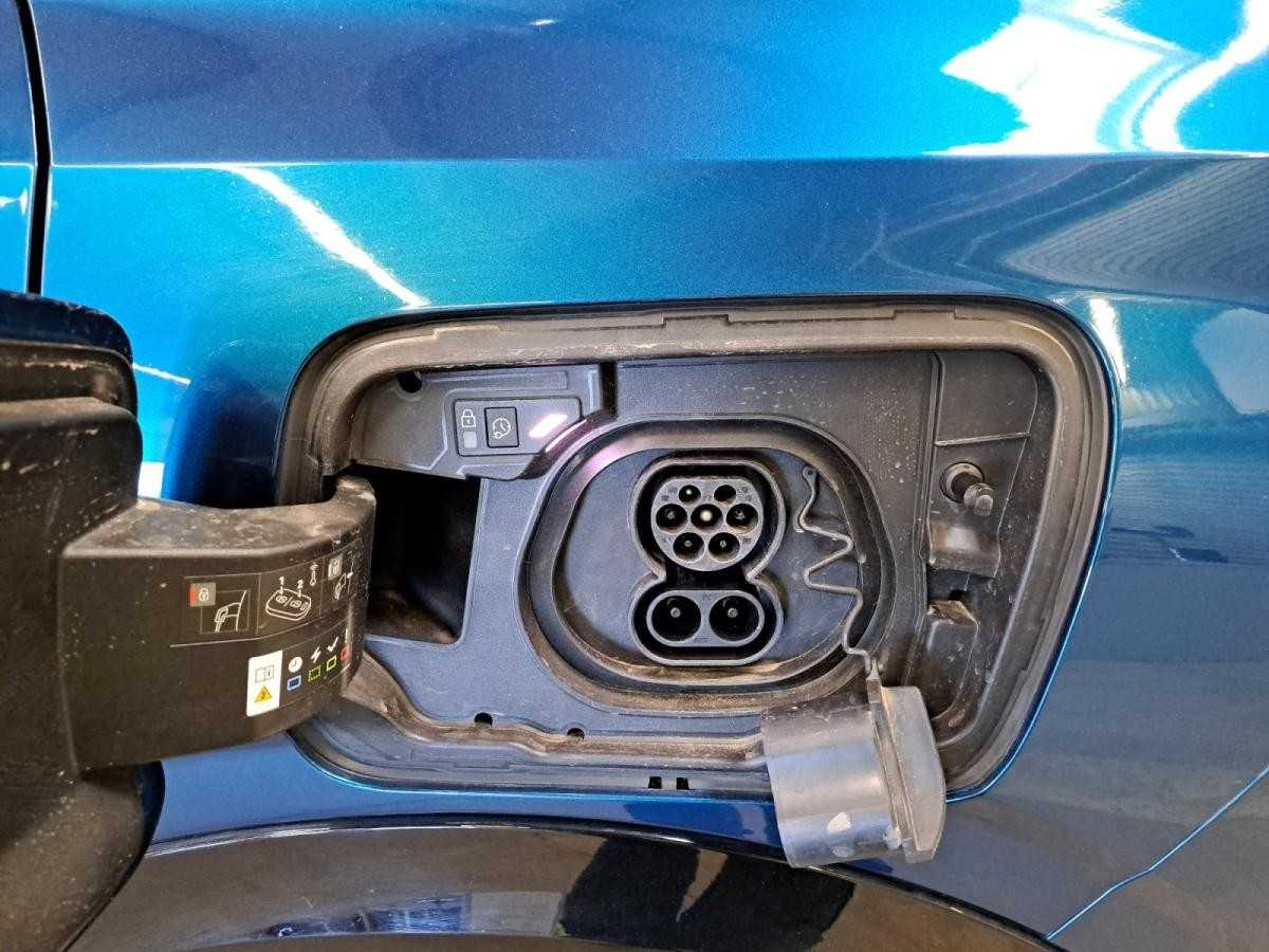 peugeot-e-3008-2024-eletrico-0cc