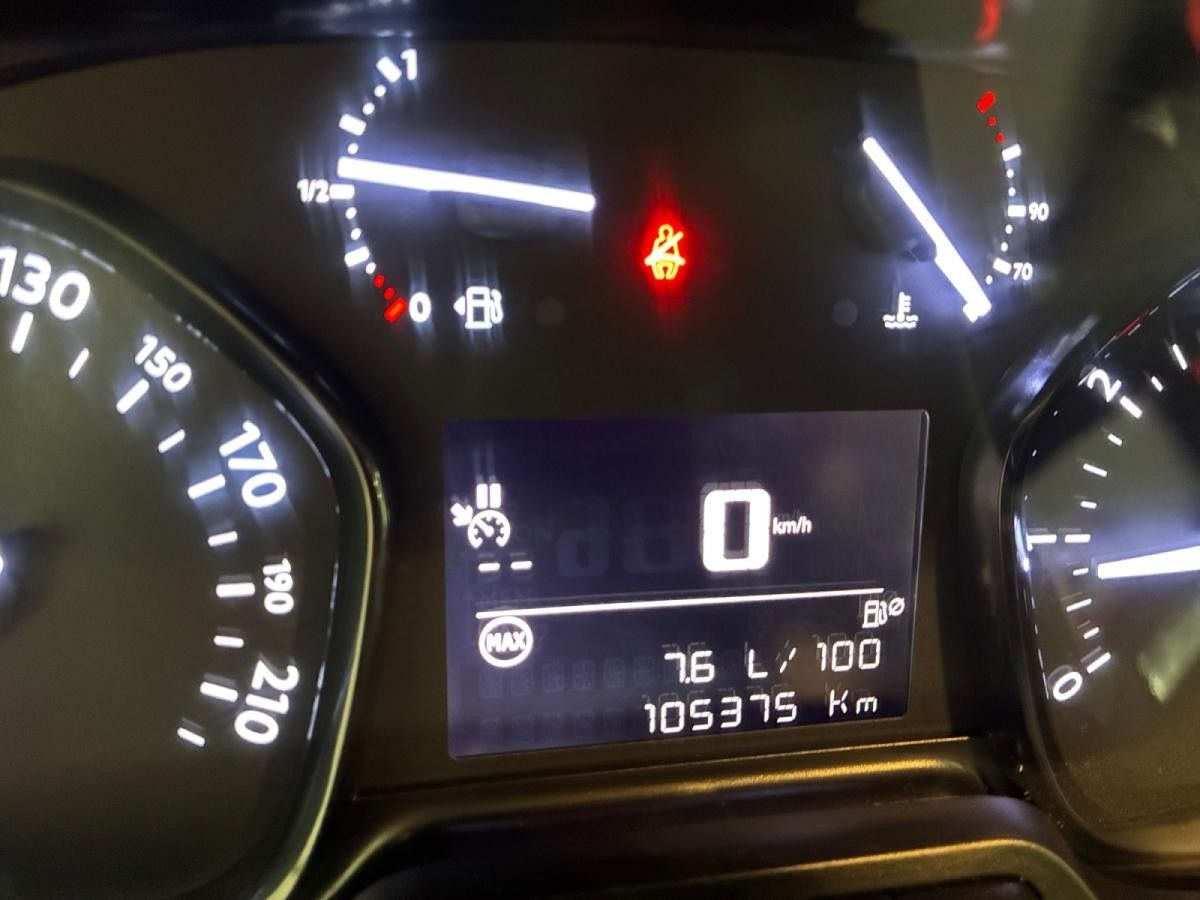 citroen-jumpy-2023-diesel-1499cc