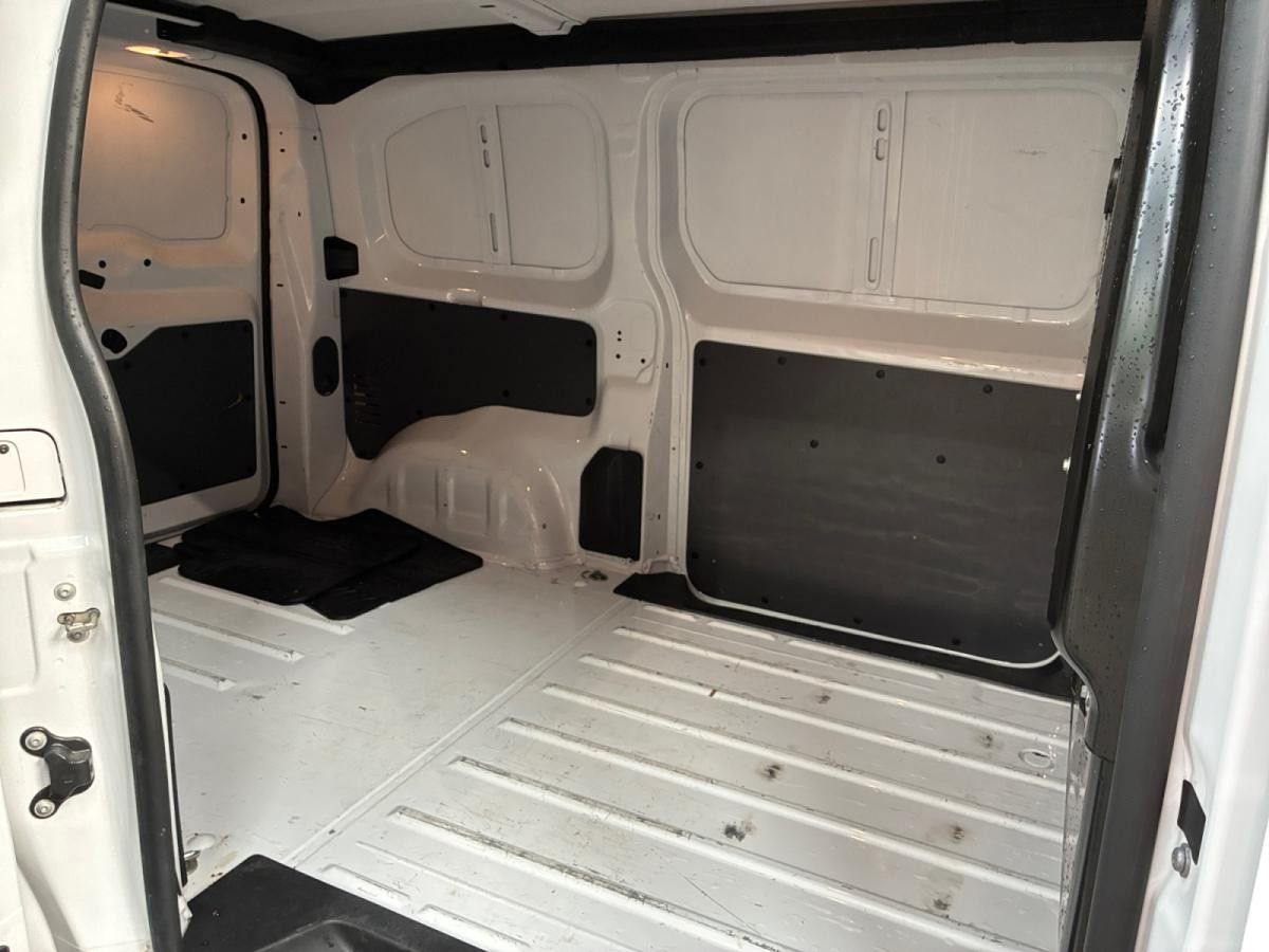 citroen-jumpy-2023-diesel-1499cc