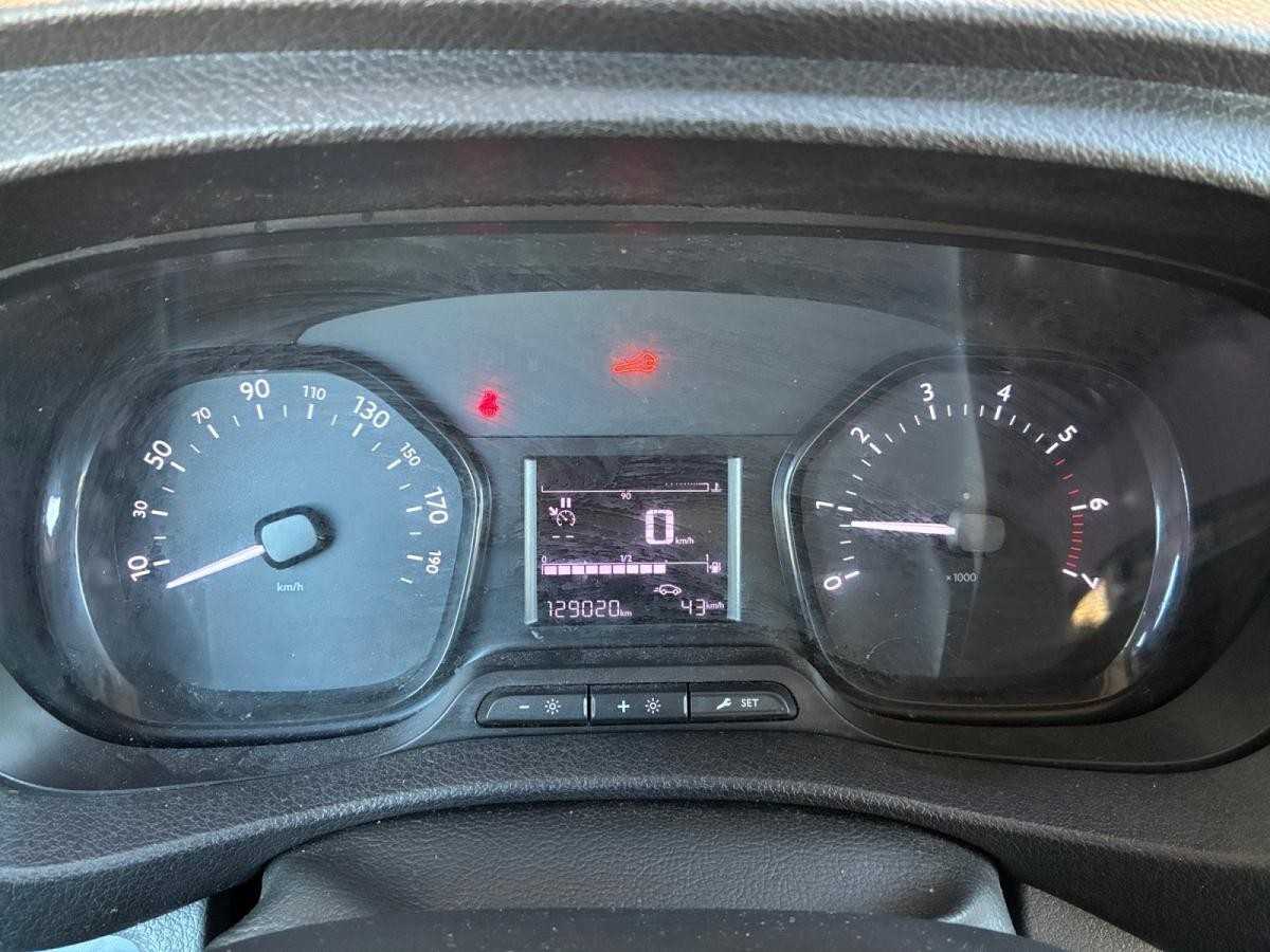 citroen-jumpy-2020-diesel-1499cc