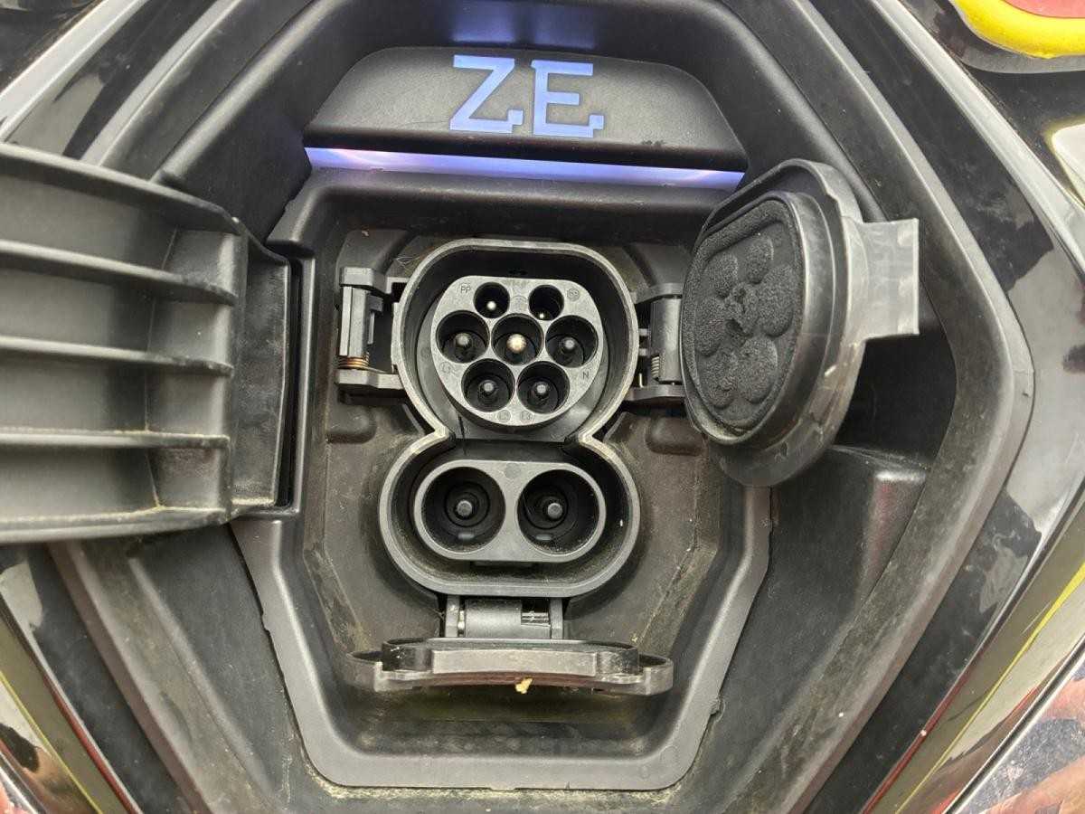renault-zoe-2021-eletrico-0cc