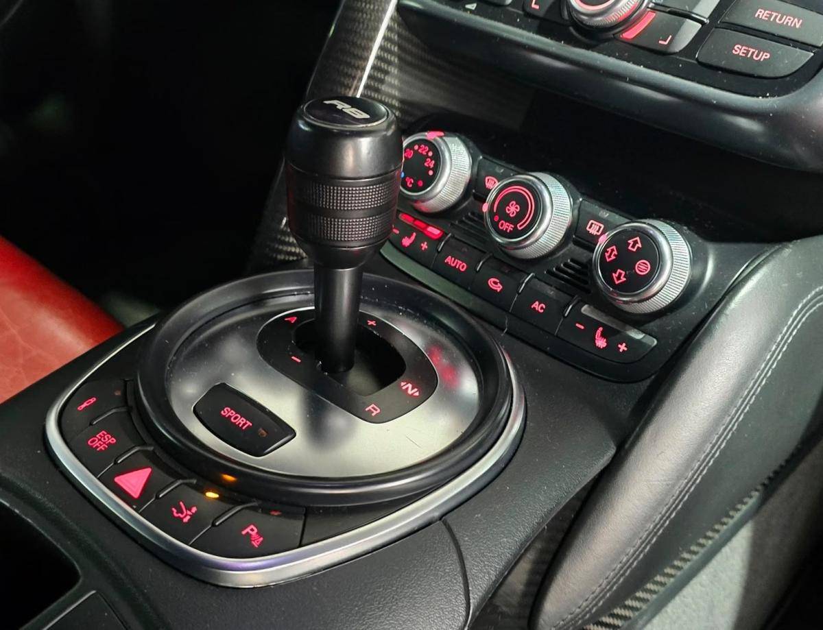 audi-r8-2009-gasolina-4163cc