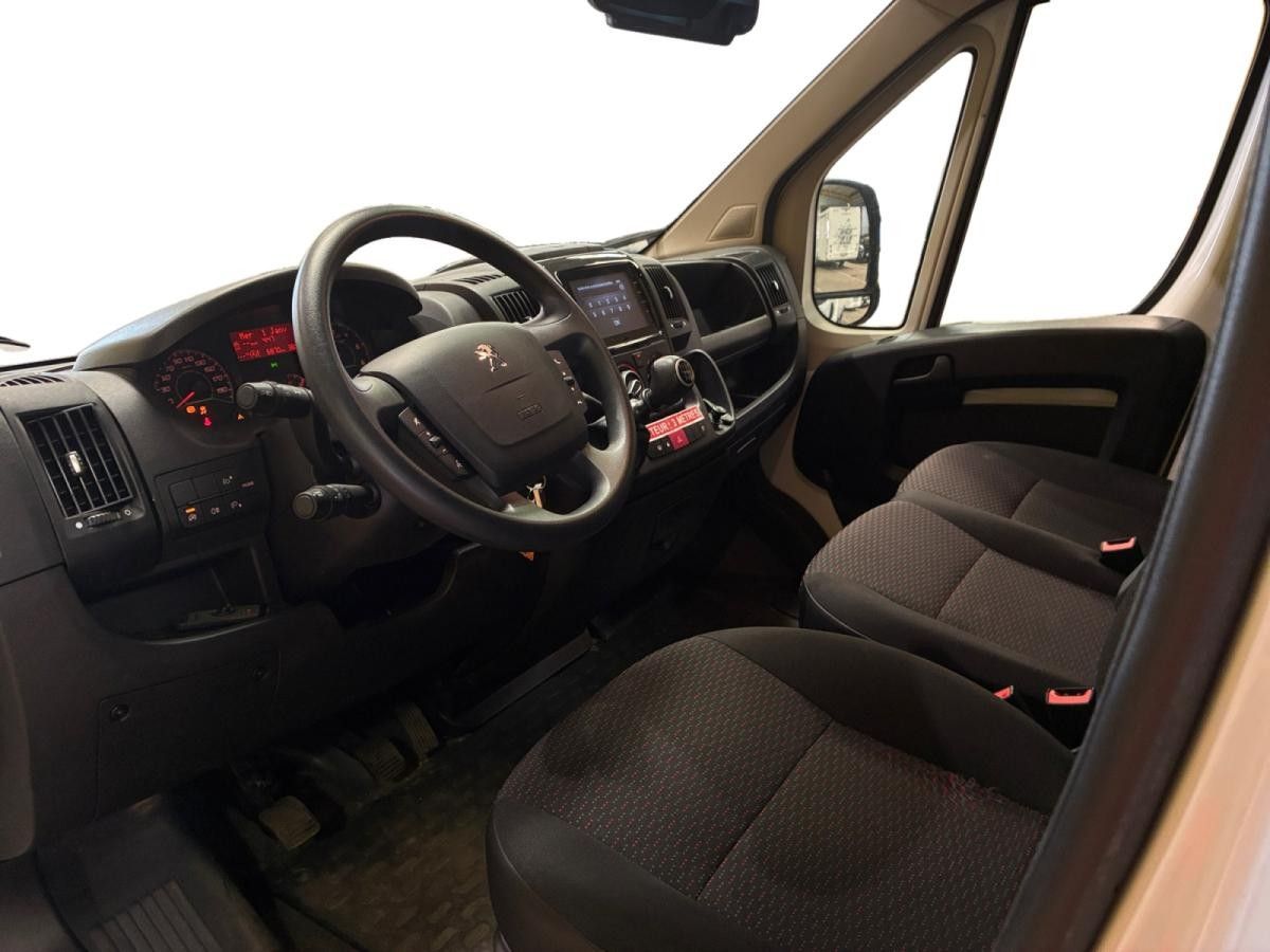 peugeot-boxer-2023-diesel-2179cc