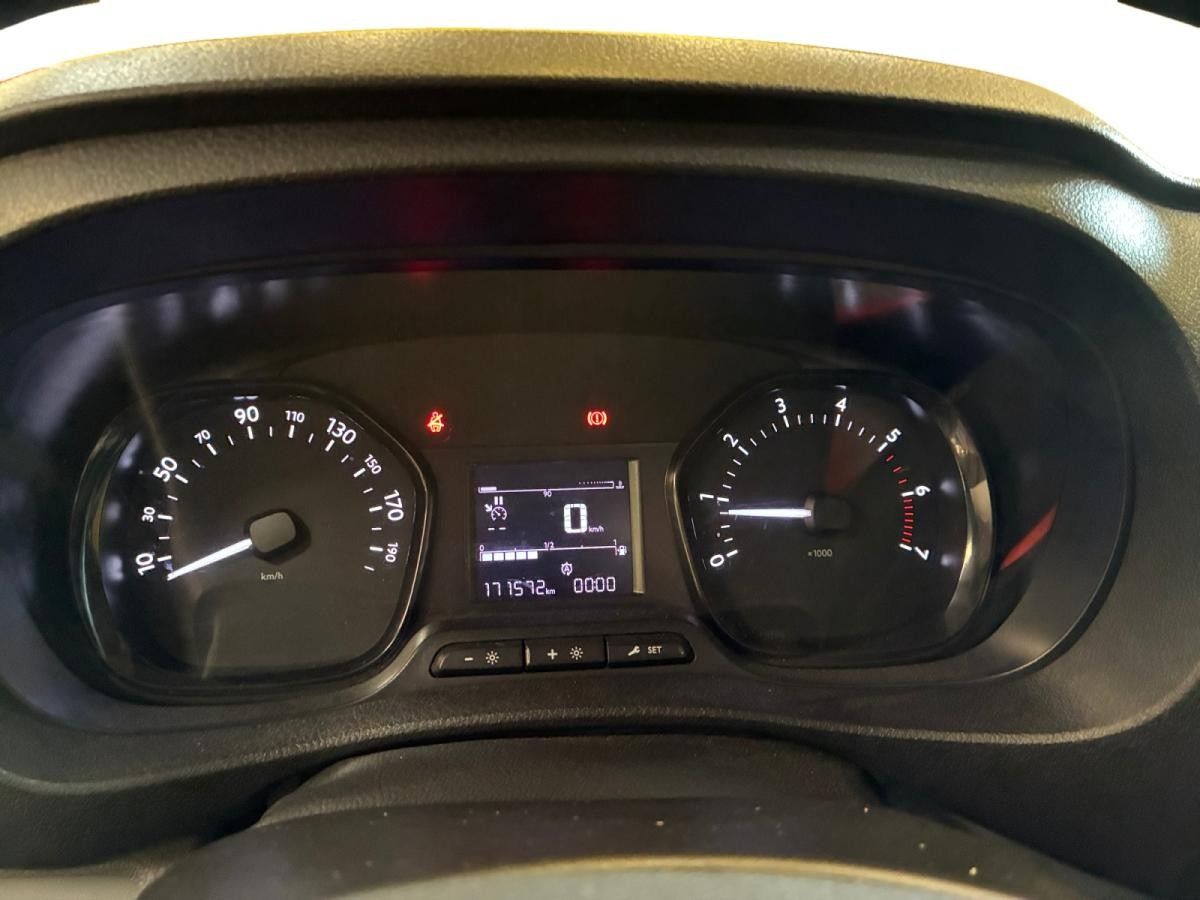 citroen-jumpy-2020-diesel-1499cc