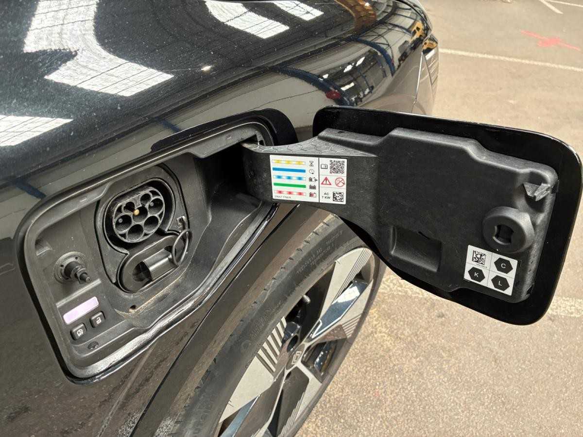 renault-megane-e-tech-2024-eletrico-0cc