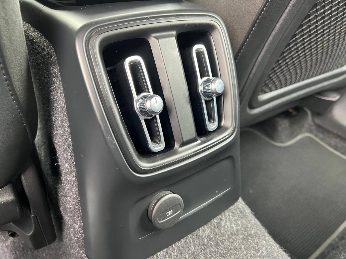volvo-xc40-2020-hibrido-a-gasolina-1447cc