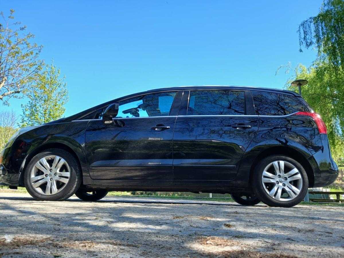peugeot-5008-2011-diesel-1997cc