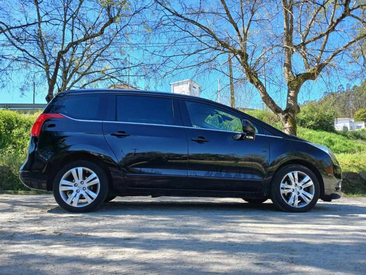 peugeot-5008-2011-diesel-1997cc