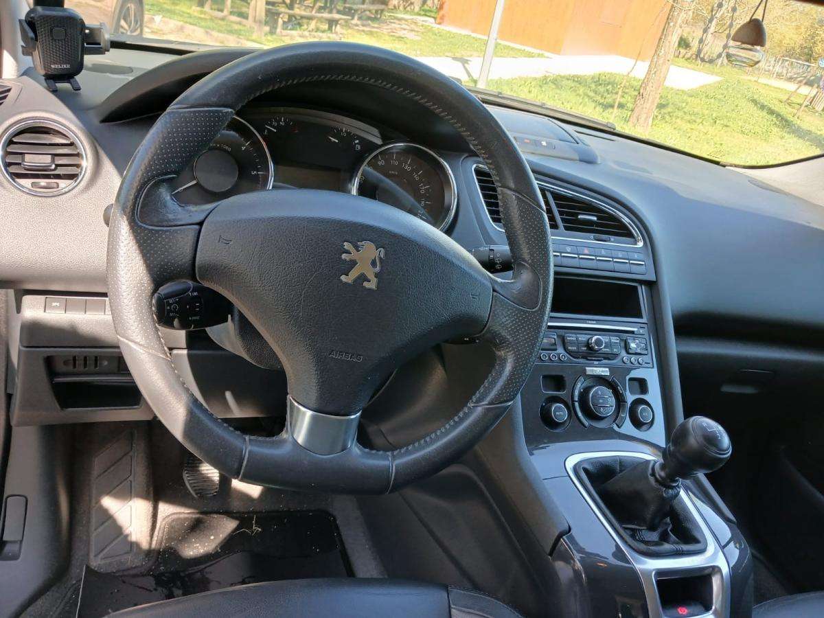 peugeot-5008-2011-diesel-1997cc