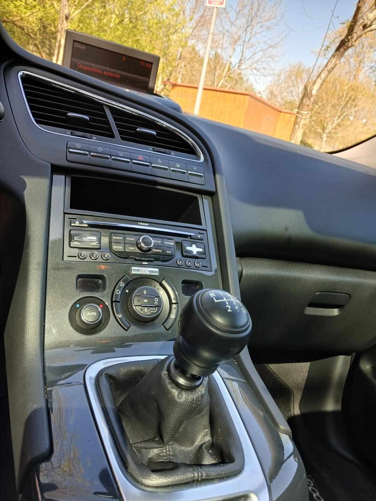 peugeot-5008-2011-diesel-1997cc