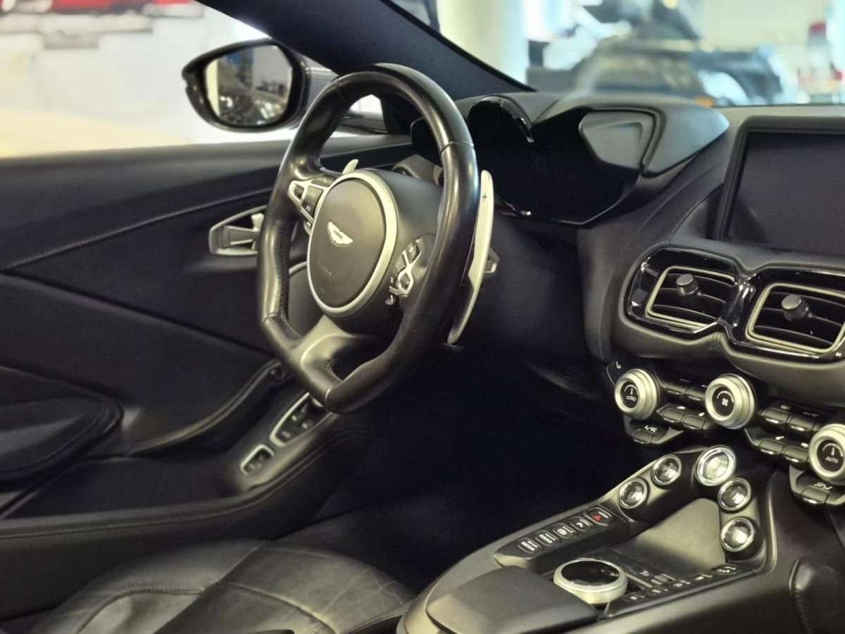 aston-martin-vantage-roadster-2023-gasolina-3982cc