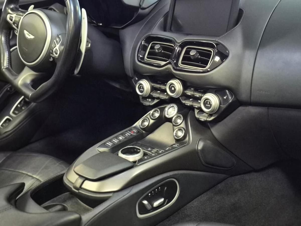 aston-martin-vantage-roadster-2023-gasolina-3982cc