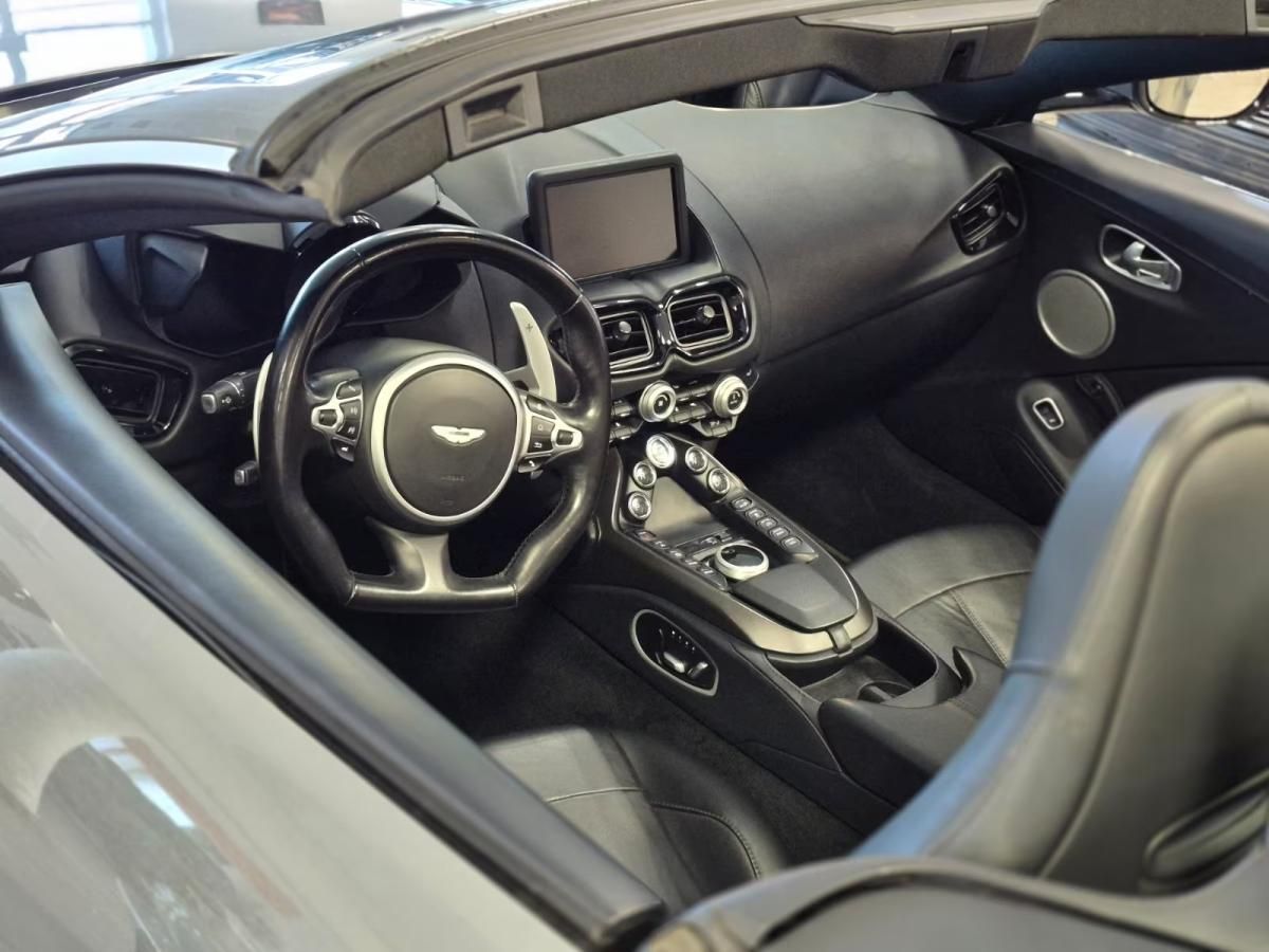 aston-martin-vantage-roadster-2023-gasolina-3982cc