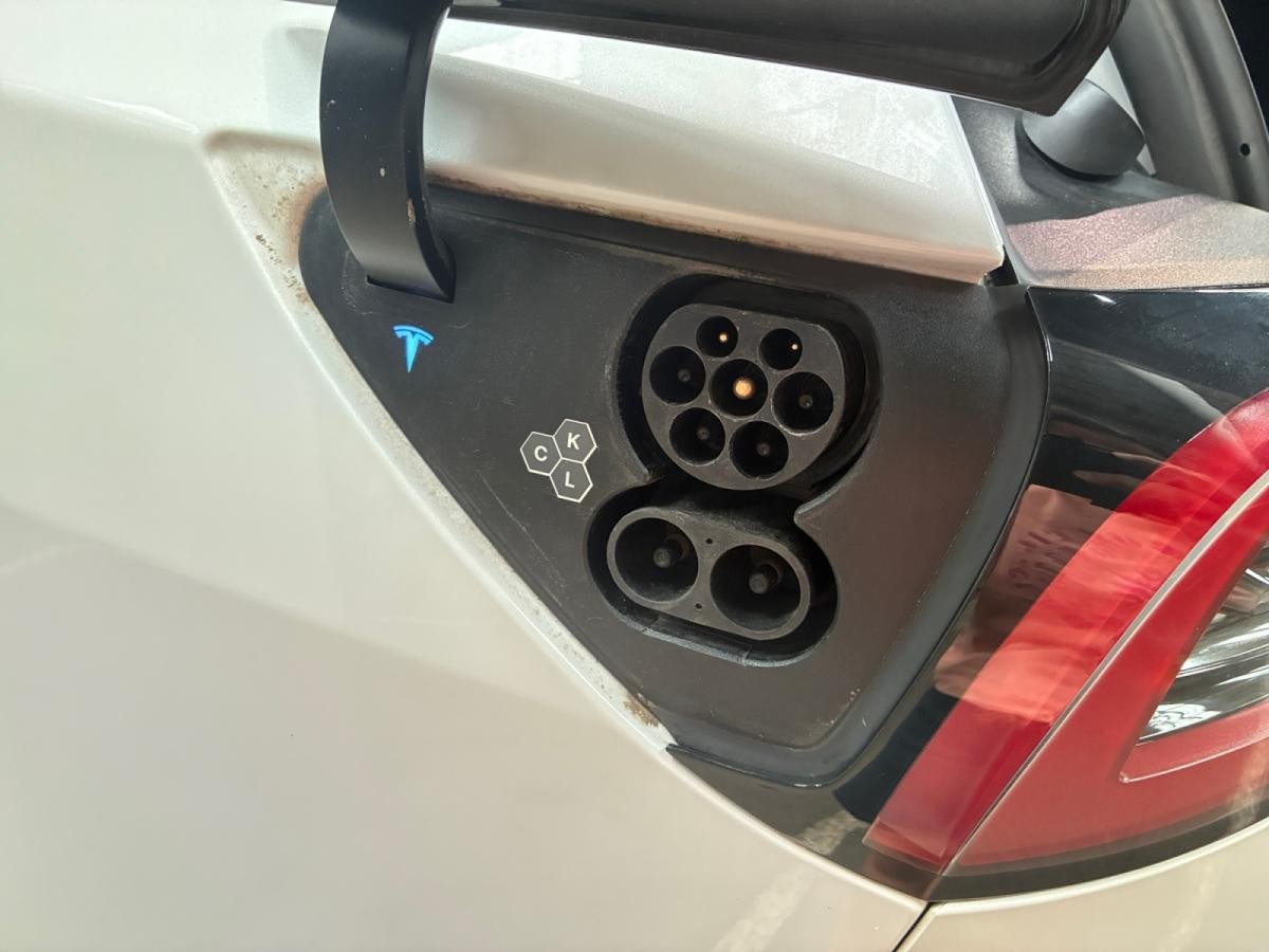 tesla-model-y-2023-eletrico-0cc