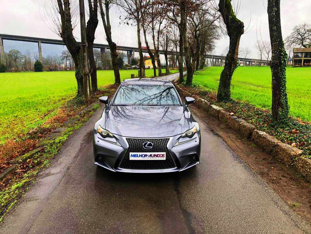 lexus-is-2015-hibrido-a-gasolina-2494cc