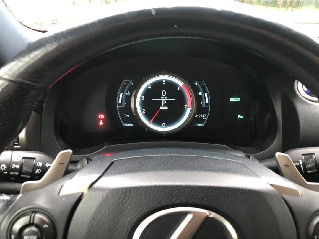 lexus-is-2015-hibrido-a-gasolina-2494cc