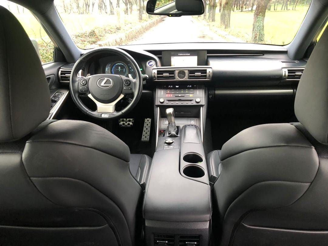 lexus-is-2015-hibrido-a-gasolina-2494cc