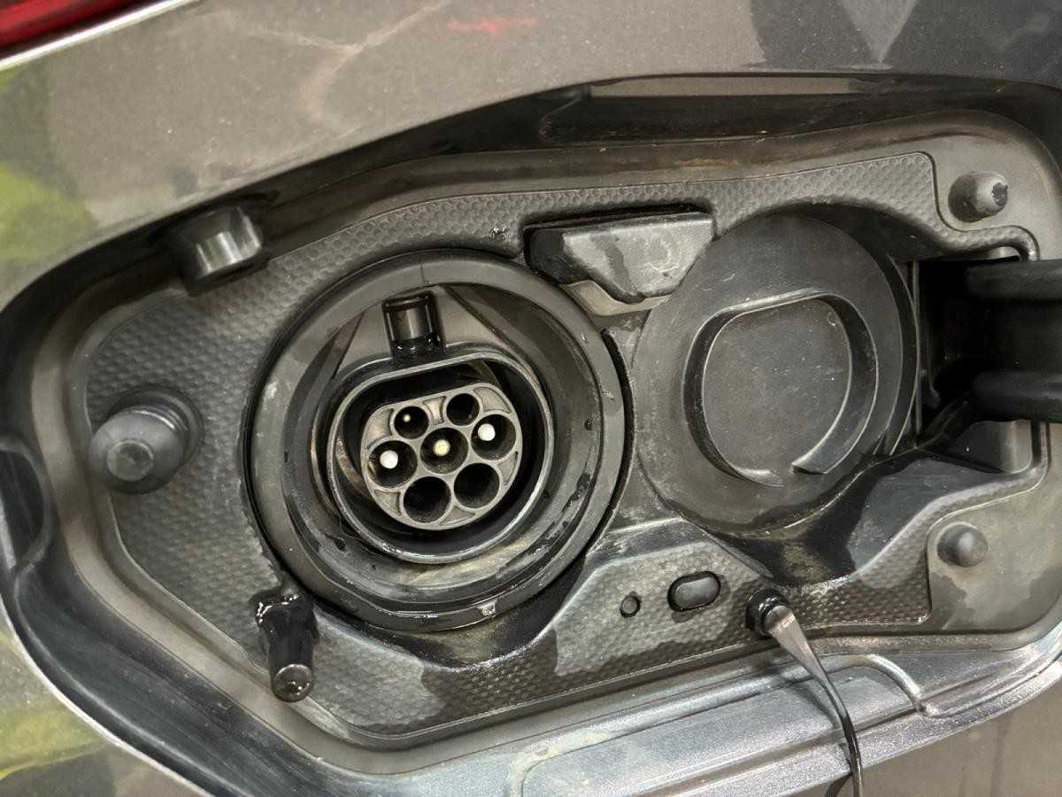 toyota-prius-2019-hibrido-a-gasolina-1798cc