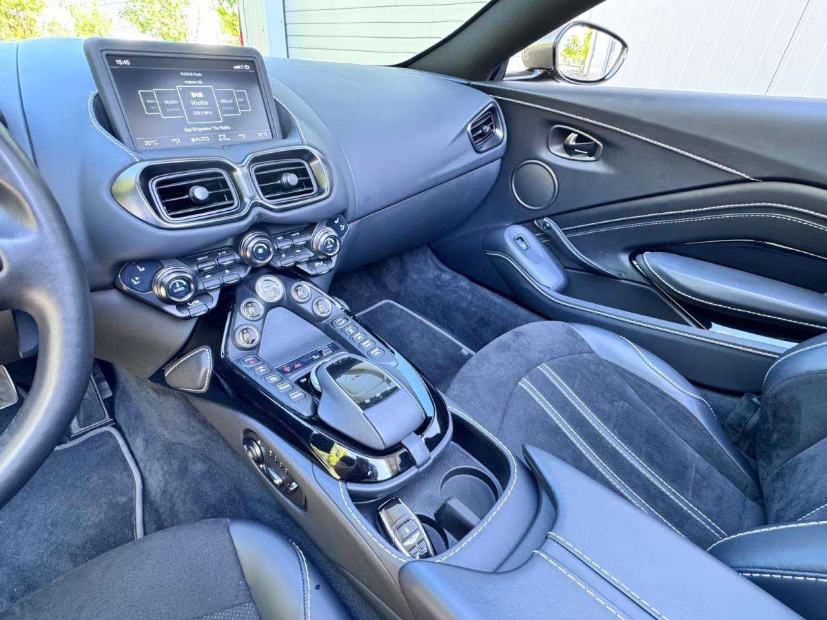 aston-martin-vantage-roadster-2022-gasolina-3982cc