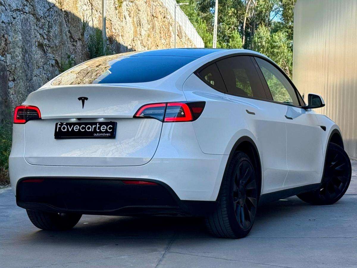 tesla-model-y-2023-eletrico-500cc