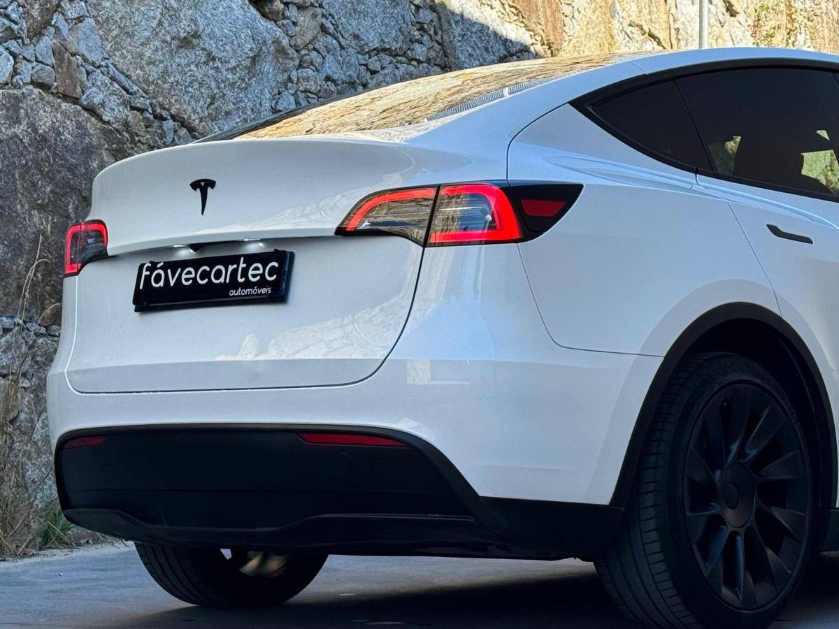 tesla-model-y-2023-eletrico-500cc