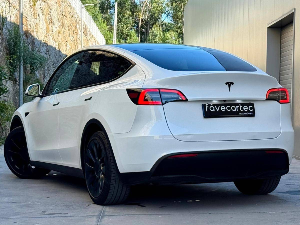 tesla-model-y-2023-eletrico-500cc