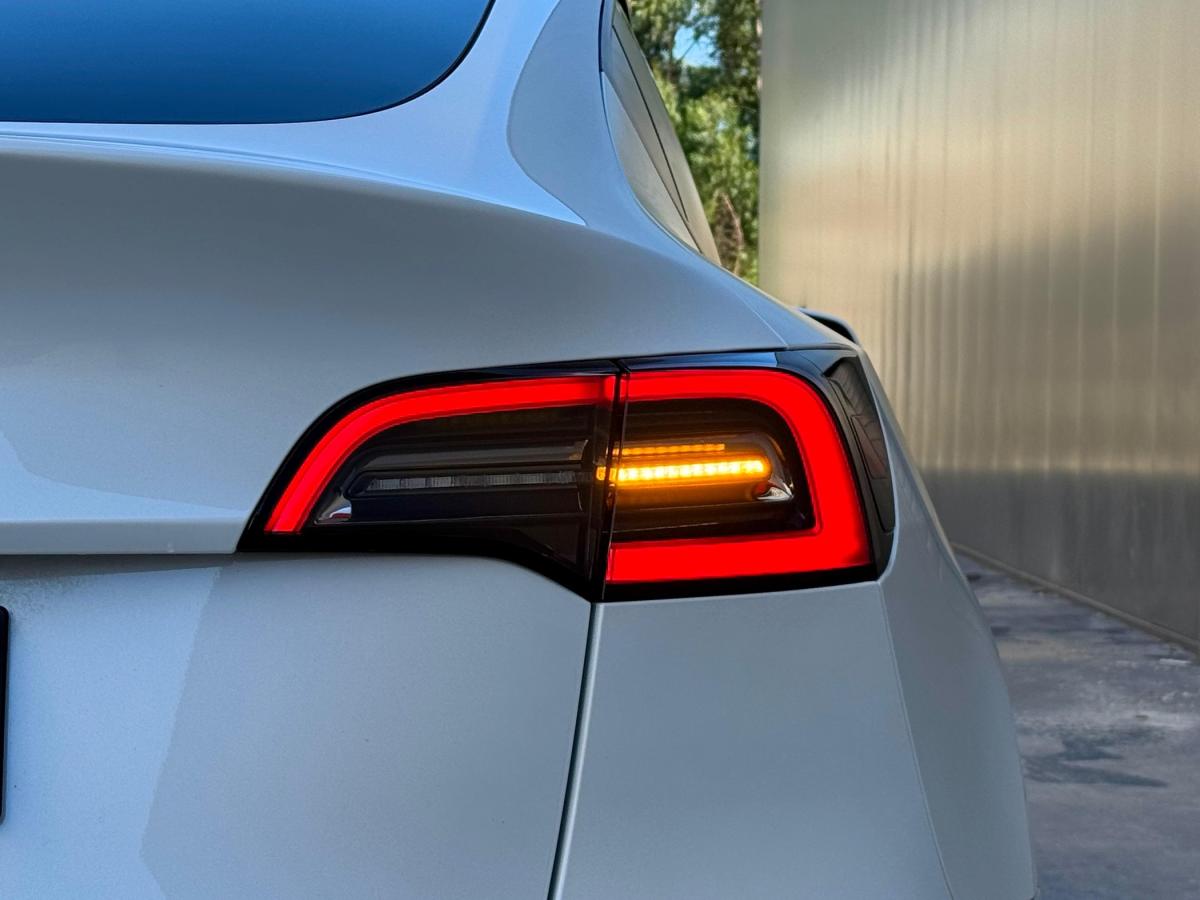 tesla-model-y-2023-eletrico-500cc