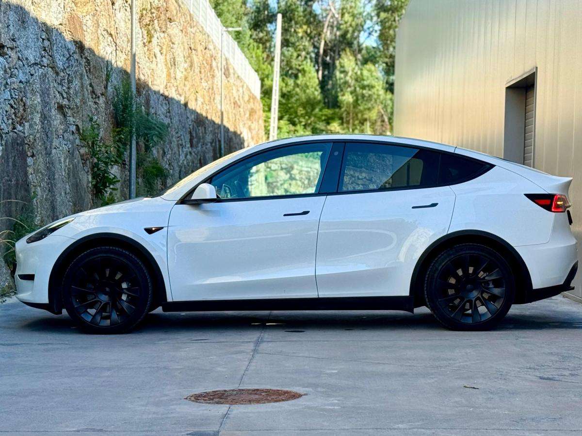 tesla-model-y-2023-eletrico-500cc