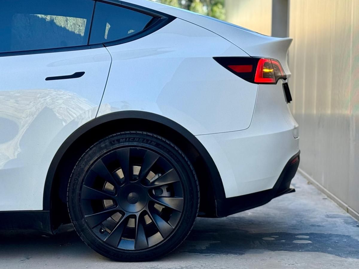 tesla-model-y-2023-eletrico-500cc
