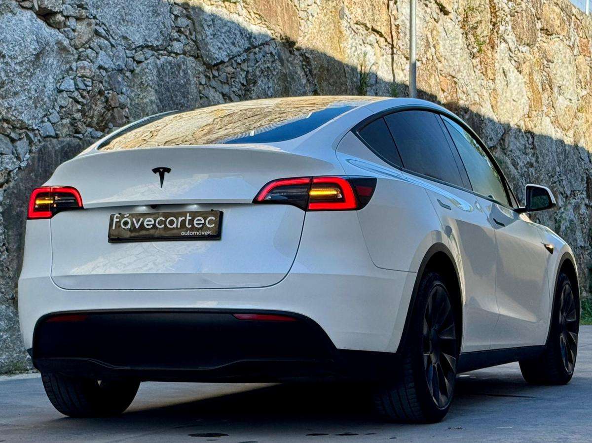 tesla-model-y-2023-eletrico-500cc