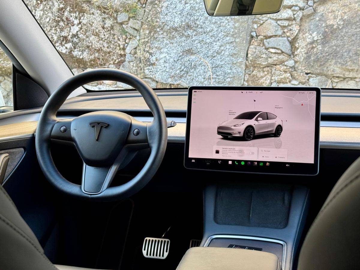 tesla-model-y-2023-eletrico-500cc