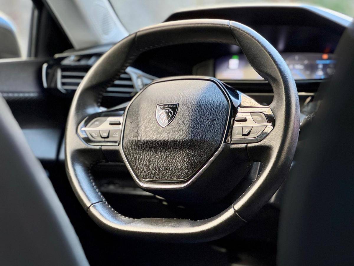 peugeot-308-2022-gasolina-1199cc