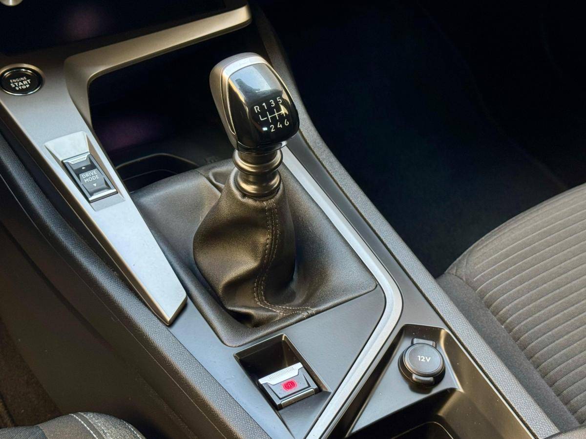 peugeot-308-2022-gasolina-1199cc