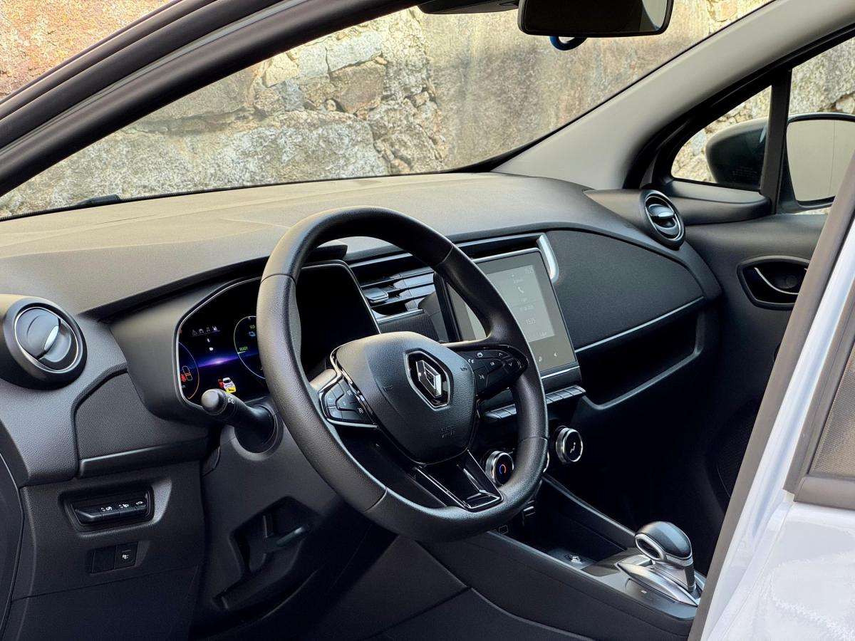 renault-zoe-2021-eletrico-0cc
