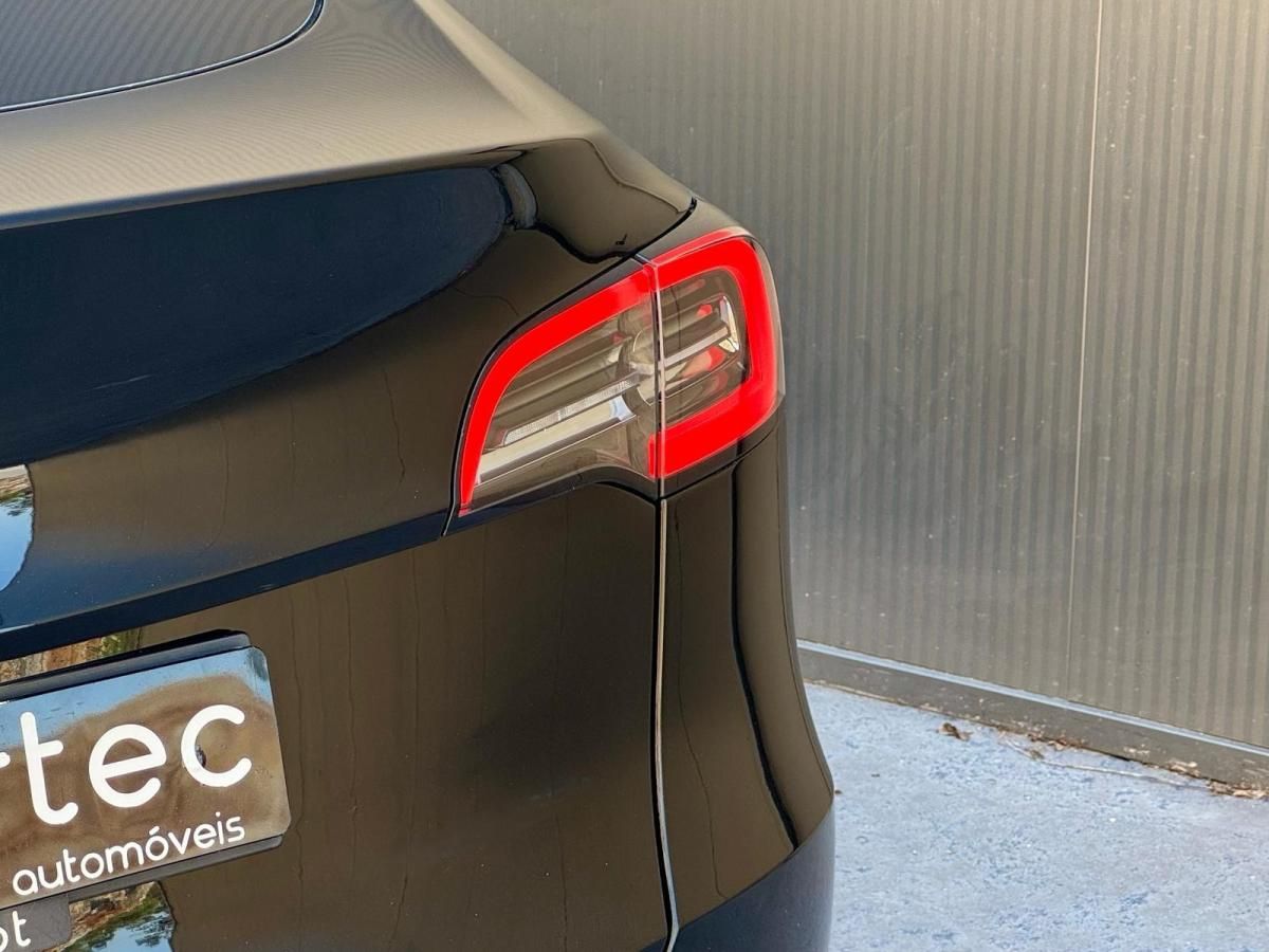tesla-model-y-2023-eletrico-500cc