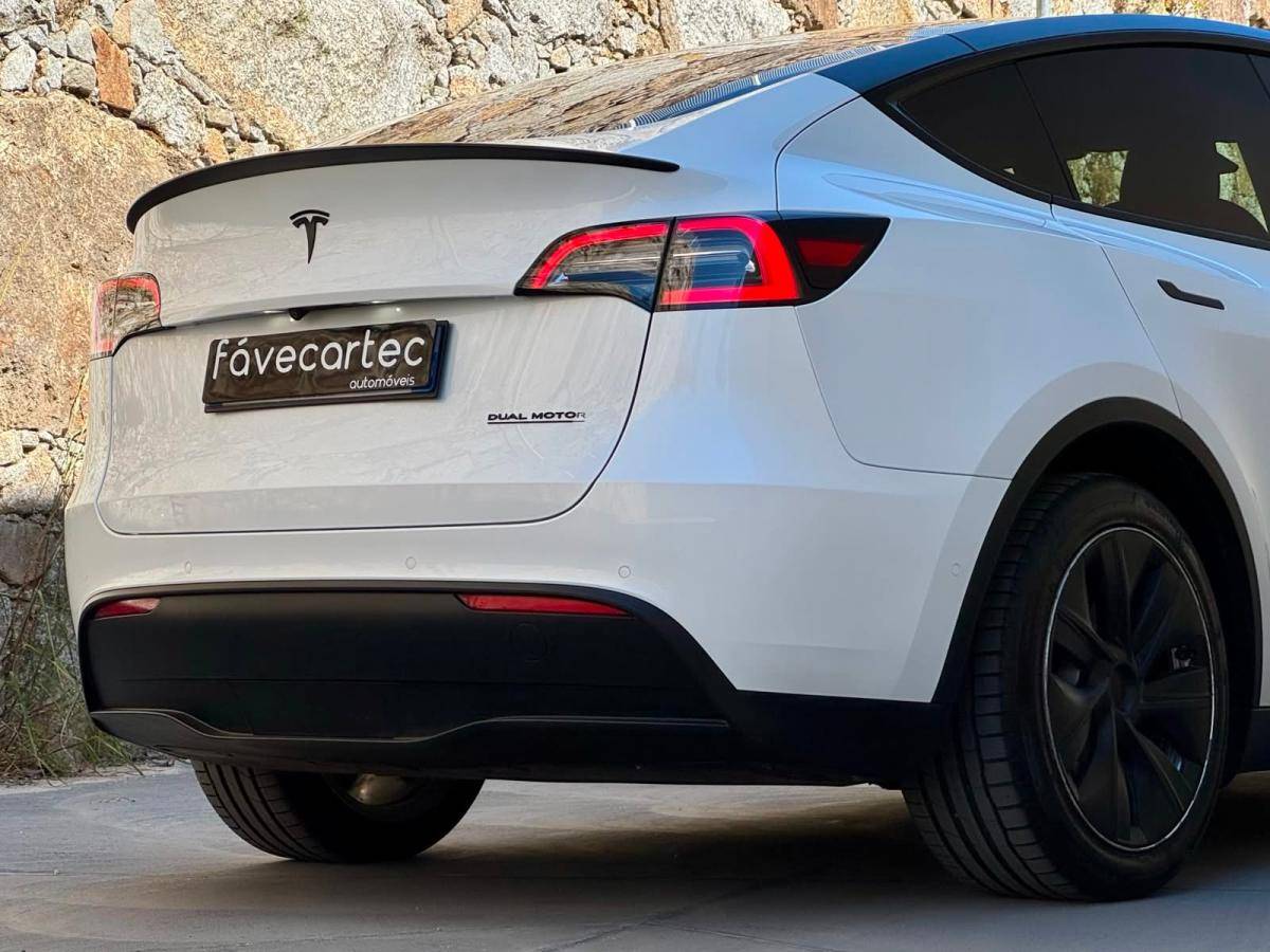 tesla-model-y-2021-eletrico-500cc