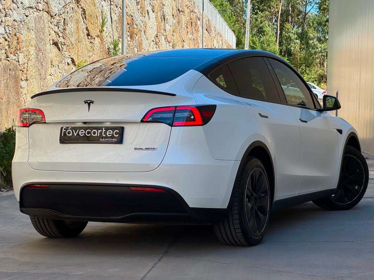 tesla-model-y-2021-eletrico-500cc