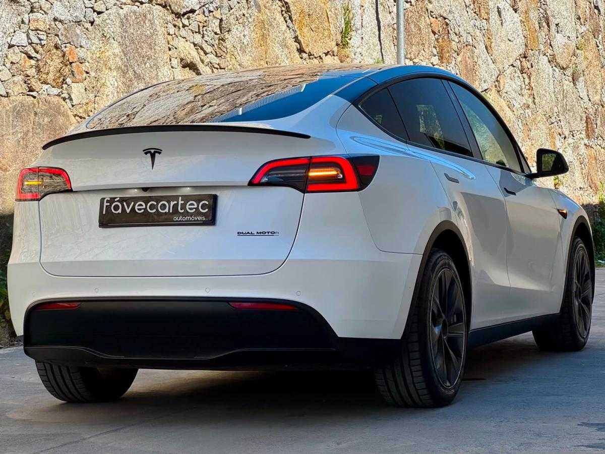 tesla-model-y-2021-eletrico-500cc