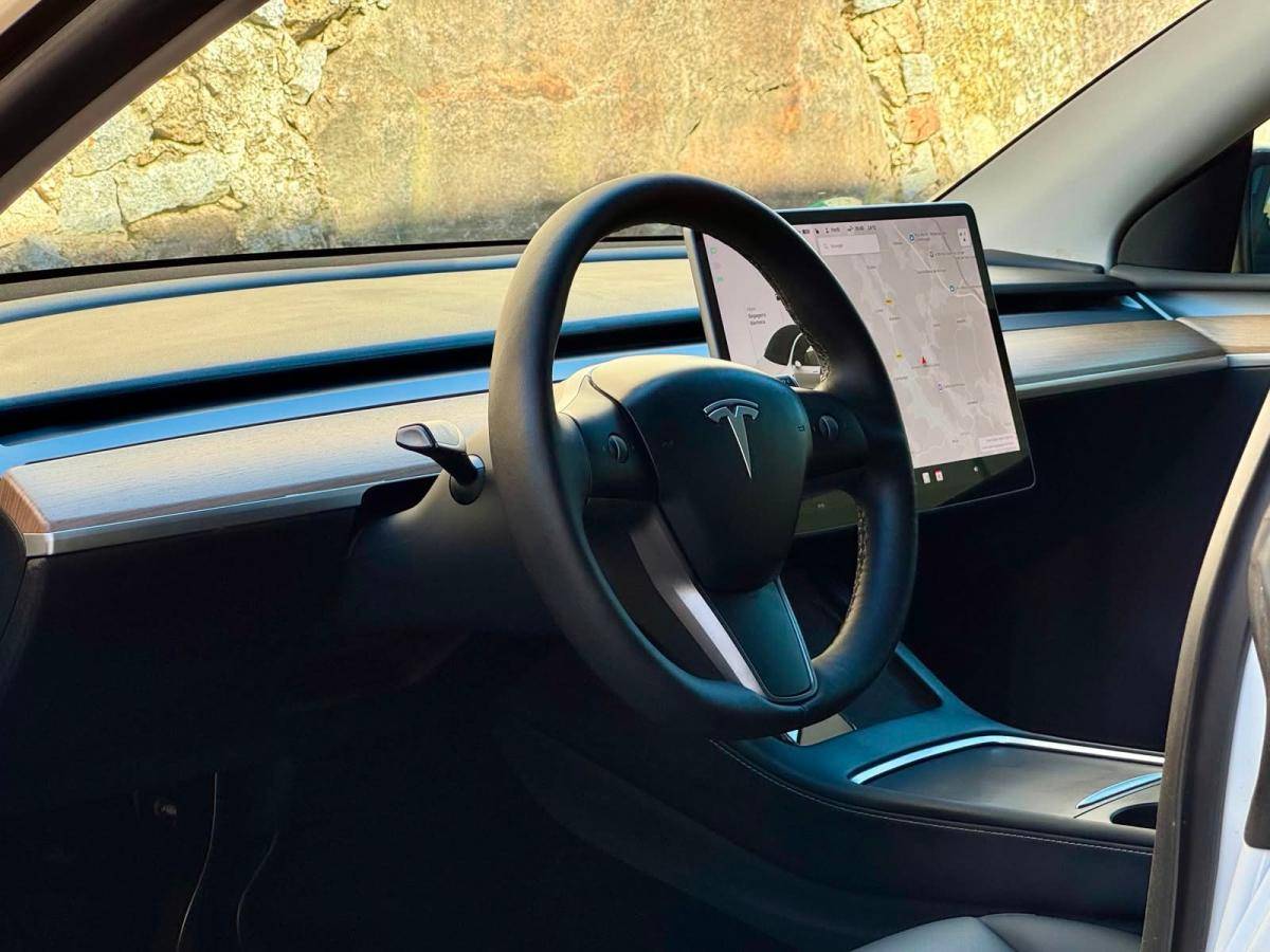 tesla-model-y-2021-eletrico-500cc