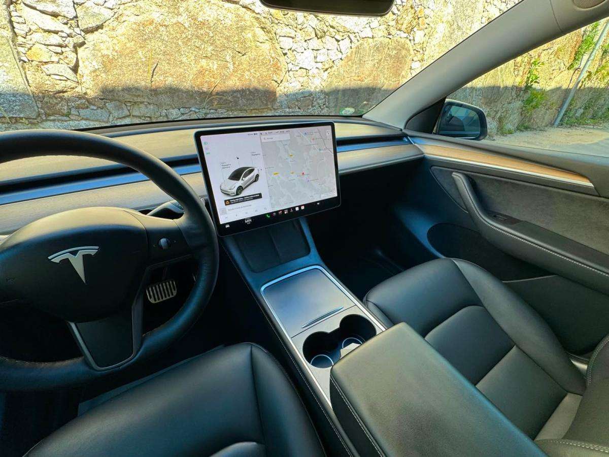 tesla-model-y-2021-eletrico-500cc