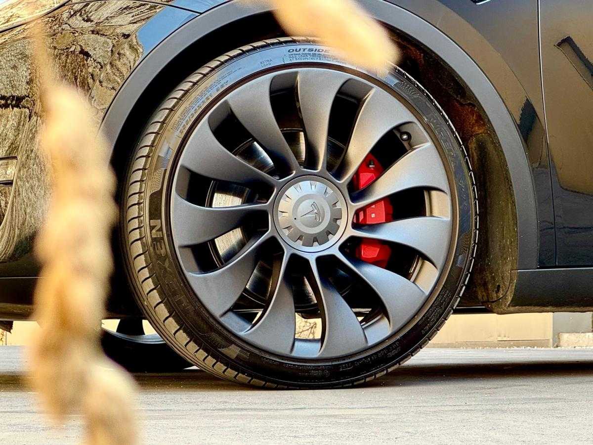tesla-model-y-2022-eletrico-500cc