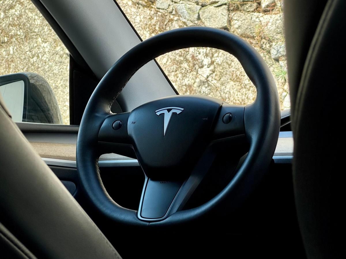 tesla-model-y-2022-eletrico-500cc
