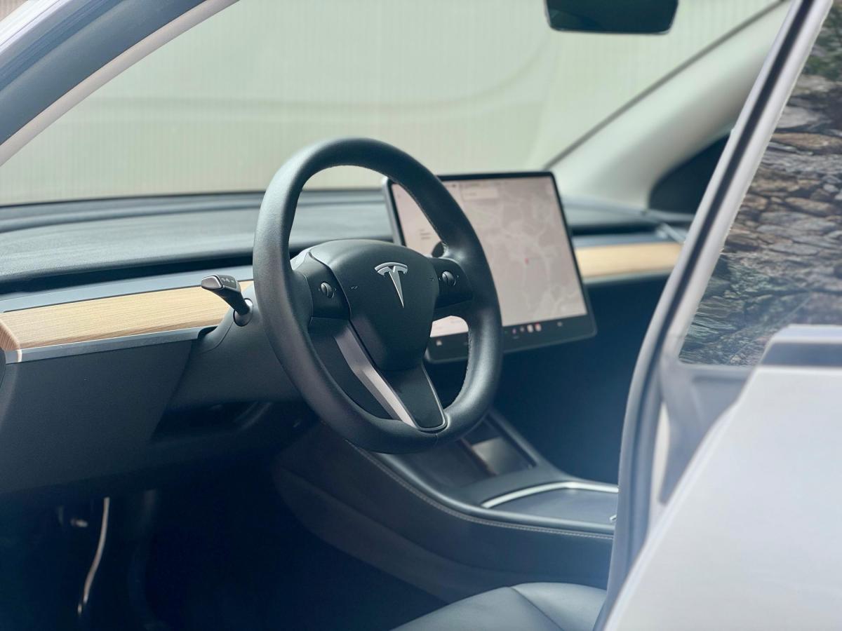 tesla-model-y-2022-eletrico-500cc