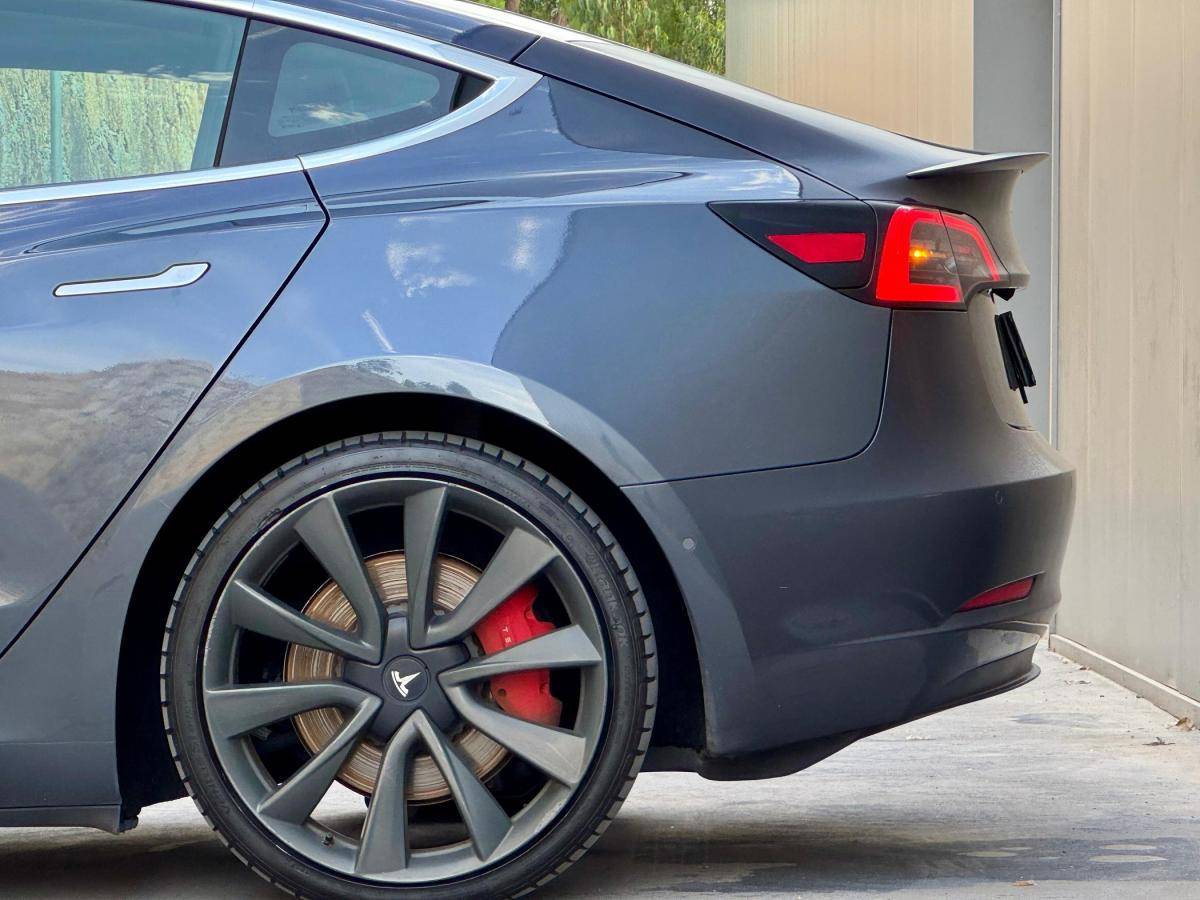 tesla-model-3-2020-eletrico-500cc