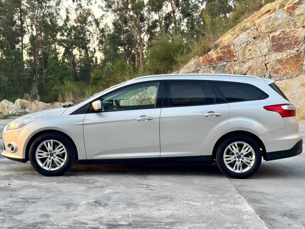 ford-focus-sw-2013-diesel-1560cc