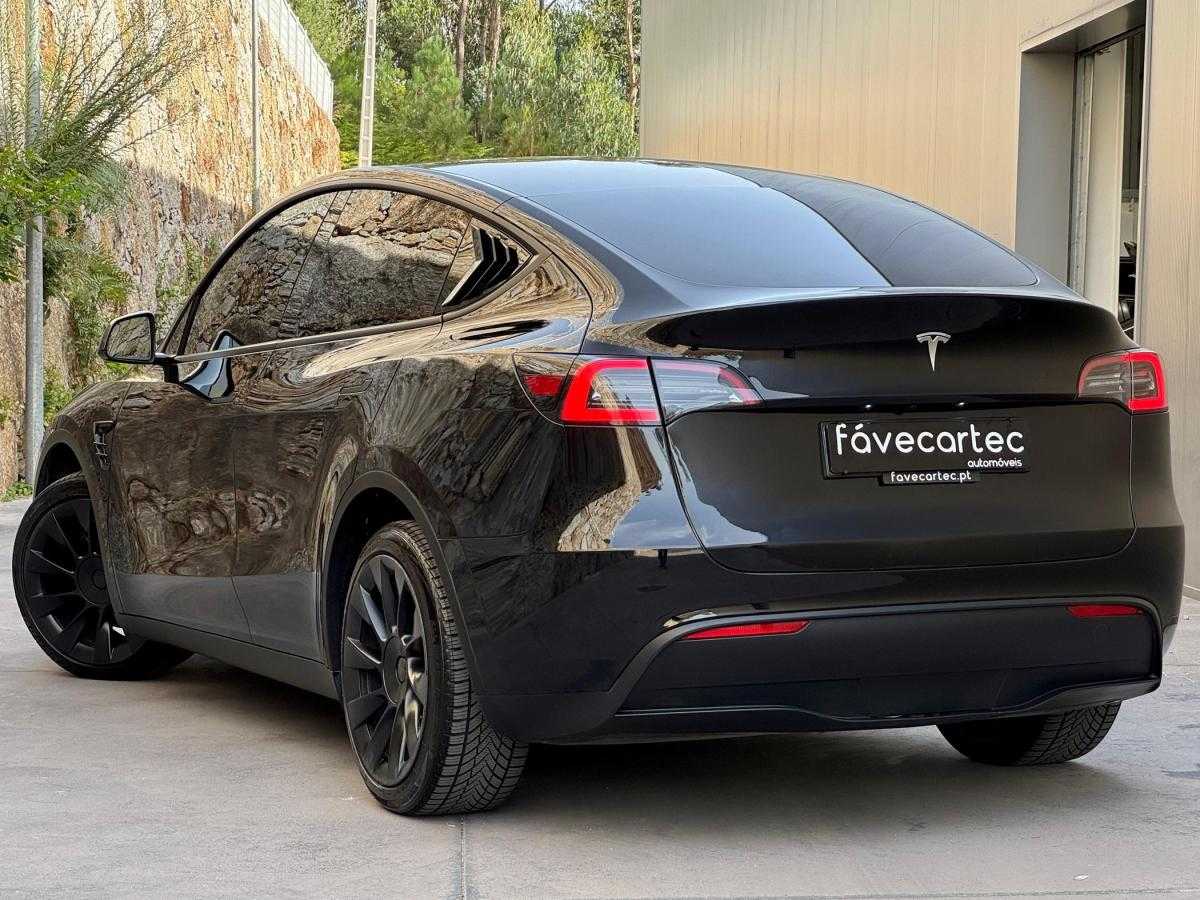 tesla-model-y-2023-eletrico-500cc