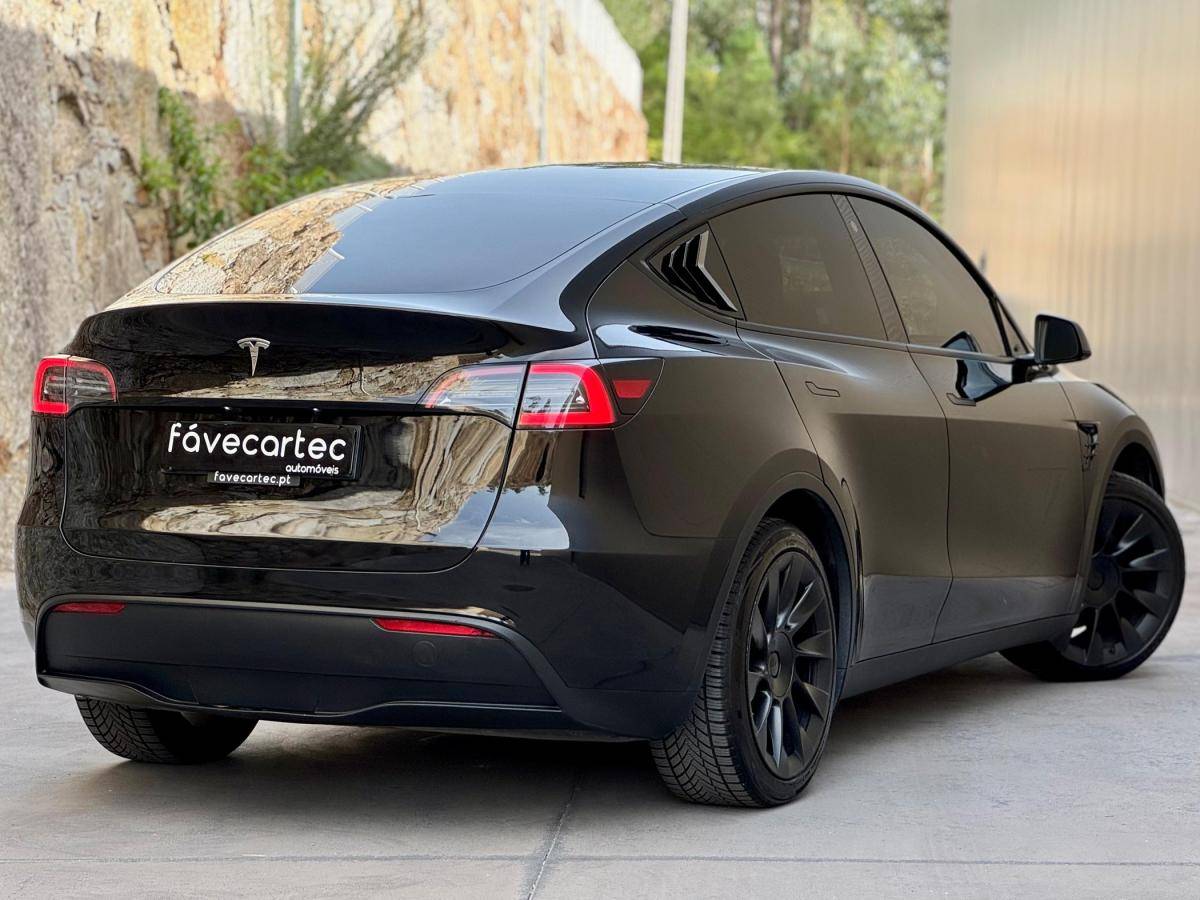 tesla-model-y-2023-eletrico-500cc