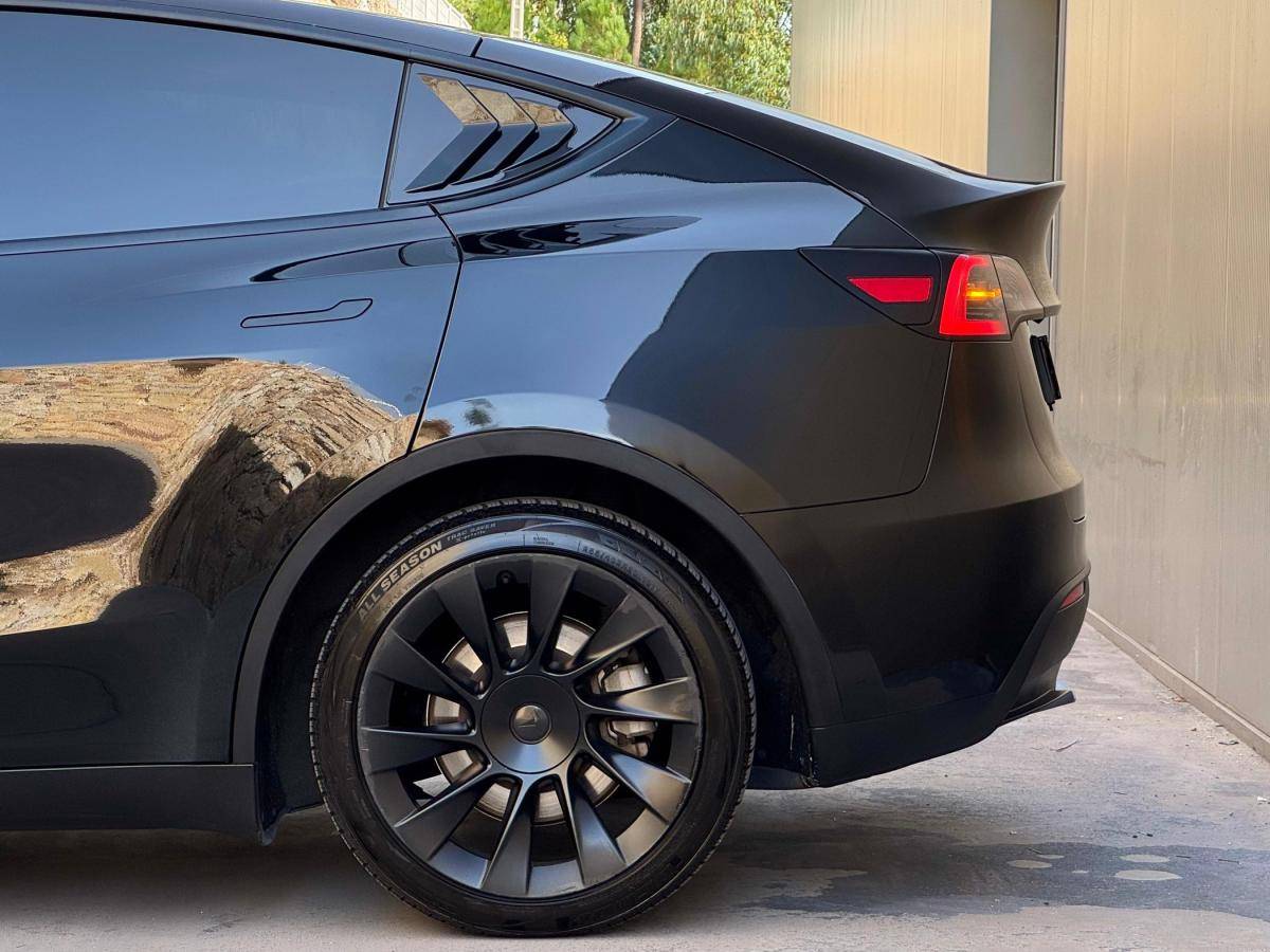 tesla-model-y-2023-eletrico-500cc
